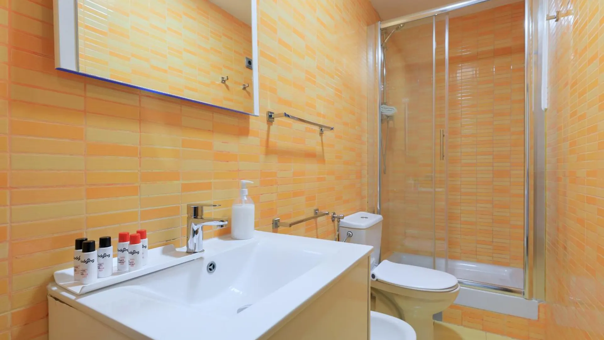 Housalia Corsega - Apartment 3 Bedrooms Next To Sagrada Familia Barcelona