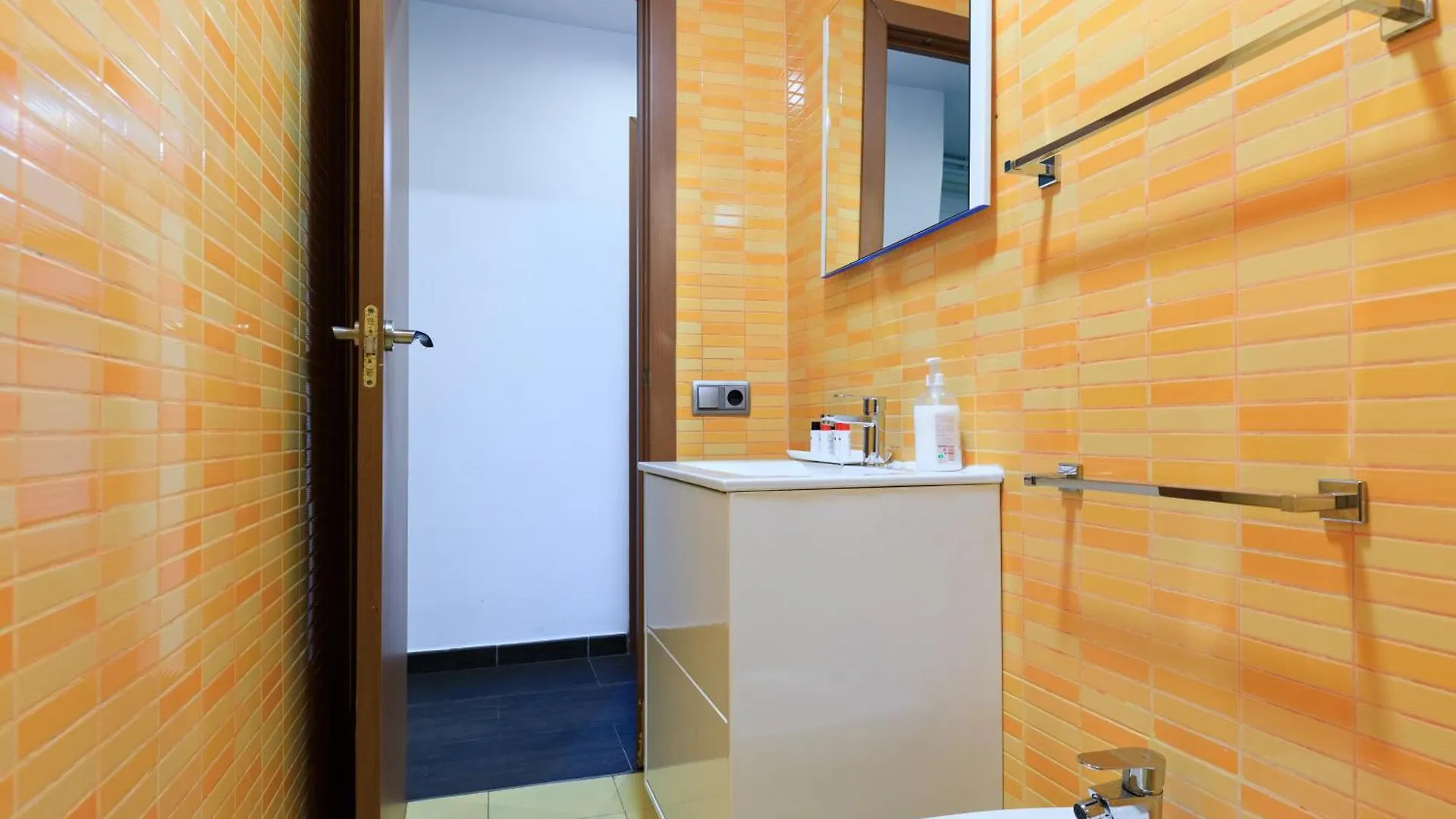 Housalia Corsega - Apartment 3 Bedrooms Next To Sagrada Familia Barcelona
